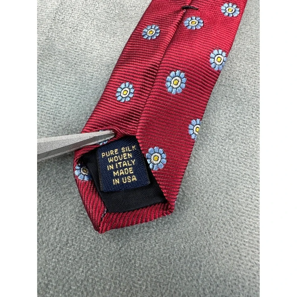Brooks Brothers Makers Red Floral Silk Tie Made in USA 346 Classic Woven Italy‎